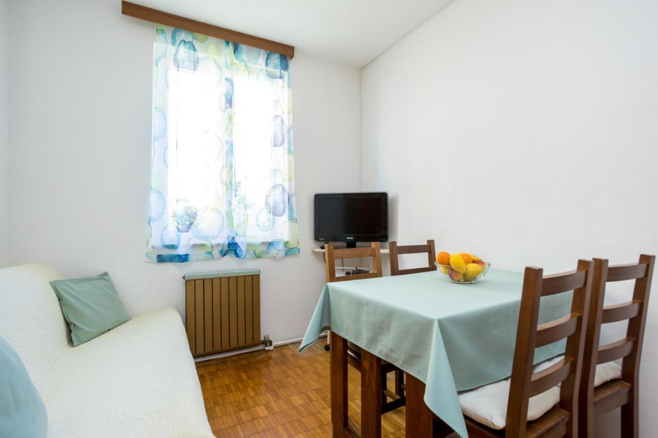 Apartment Jakovac By El-Pi Tours Njivice Eksteriør bilde
